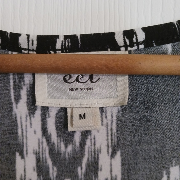 eci New York Top Ikat black Handkerchief hem sleeveless Flowy size Medium - Picture 2 of 5